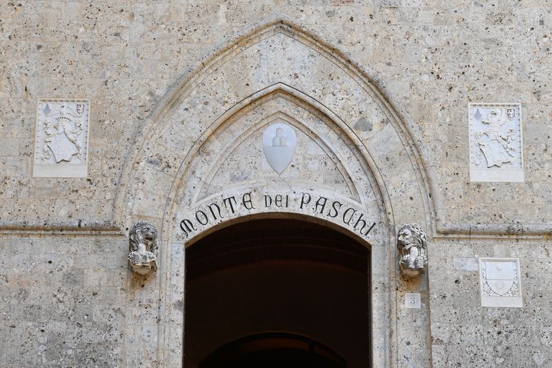 Monte dei Paschi investors back latest cash call in stormy markets