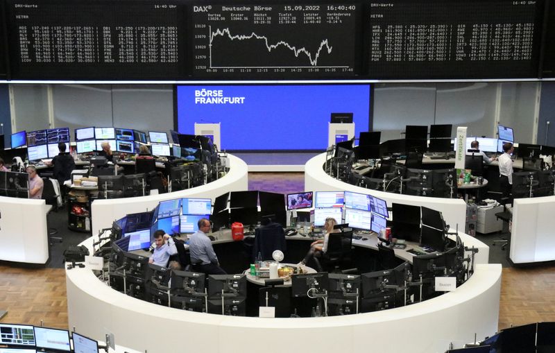 European shares fall at open as recession risks weigh