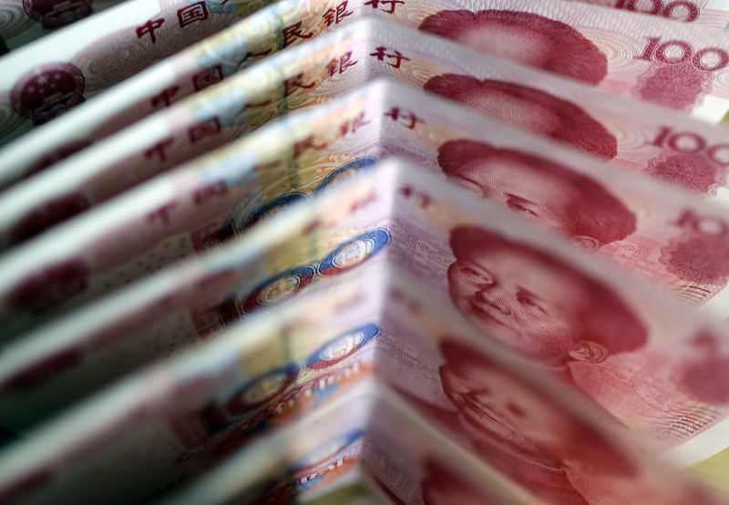 Chinese Yuan Hits Over 2-Year Low on Economic Woes, Fed Jitters