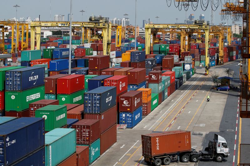 Thai current account deficit narrows in Aug, exports up