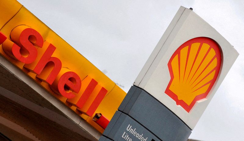 Shell reports $9.5 billion profit in Q3, plans to raise dividend