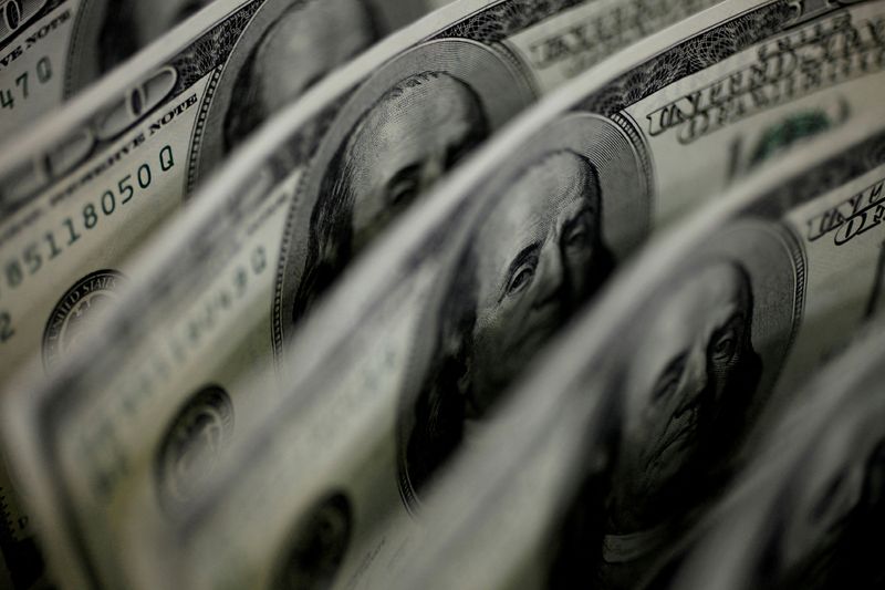 Dollar sinks, sterling jumps as market turns to risk assets