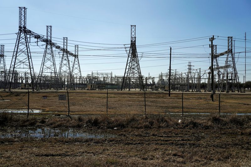 Winter power resources may be tight in parts of North America, NERC says