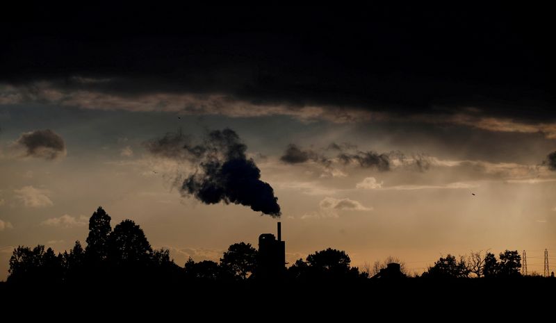 Sticking points slow deal-making at COP27 climate talks