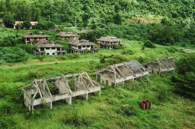 Vì sao hàng loạt biệt thự, resort bỏ hoang ở Đà Nẵng chưa được xử lý?