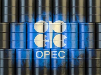 Dầu quay đầu tăng giá nhờ tin đồn OPEC+ cắt giảm sản lượng