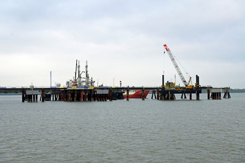 Launch of floating LNG terminal in Lubmin, Germany, delayed - Spiegel