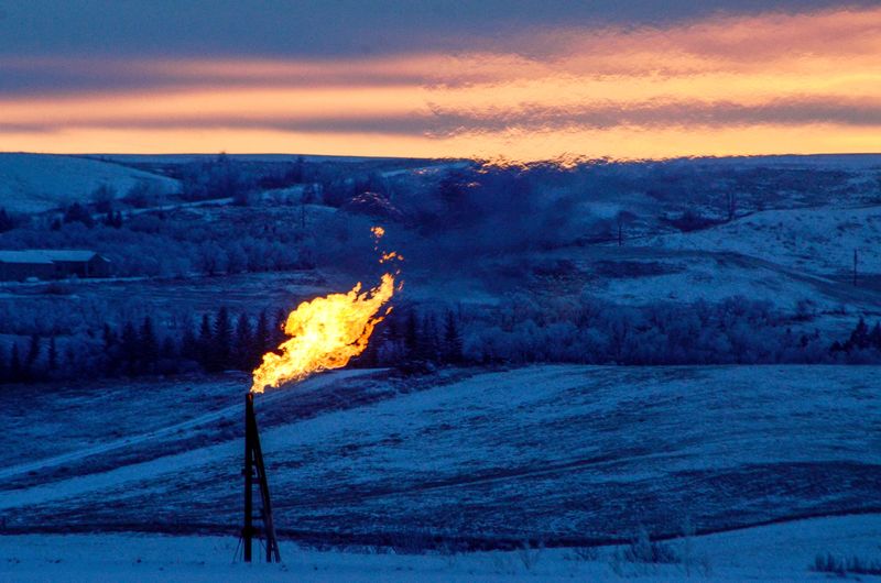 U.S. West Coast power and natgas prices soar on extreme cold