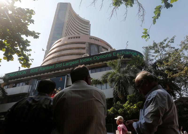 Indian stocks top Asian markets, strong economic growth fuels hope