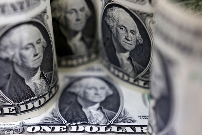 Dollar gains against the yen; BOJ monetary policy eyed