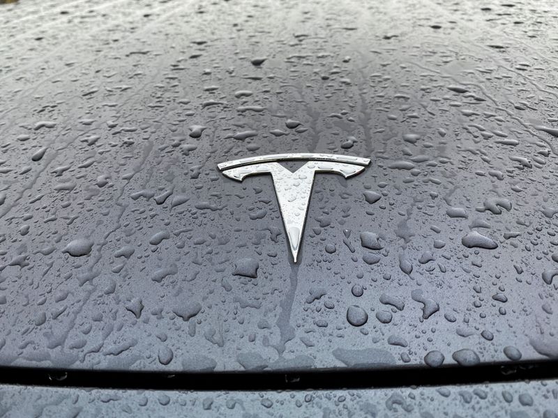 Tesla deliveries miss estimates due to logistical issues, slowing demand