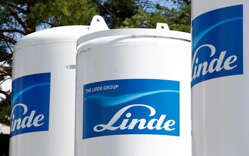 Linde falls as Russian court seizes Baltic LNG assets