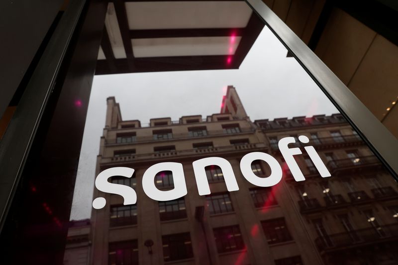 Sanofi expects Q4 earnings boost from foreign exchange, flu vaccine sales