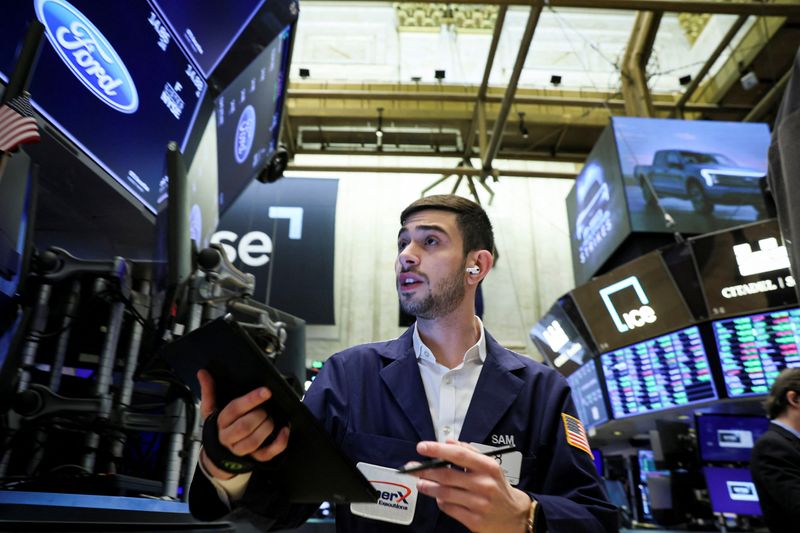 Stock Market Today: Dow ends higher on dip-buying into close after Fed minutes