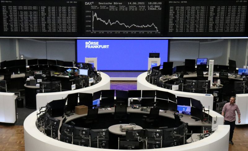 European shares set longest winning streak since 2019 on recovery optimism