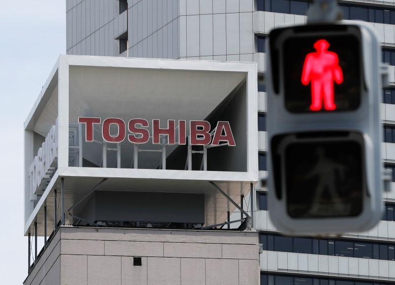 Japan's trade minister unapologetic about ministry's dealings with Toshiba