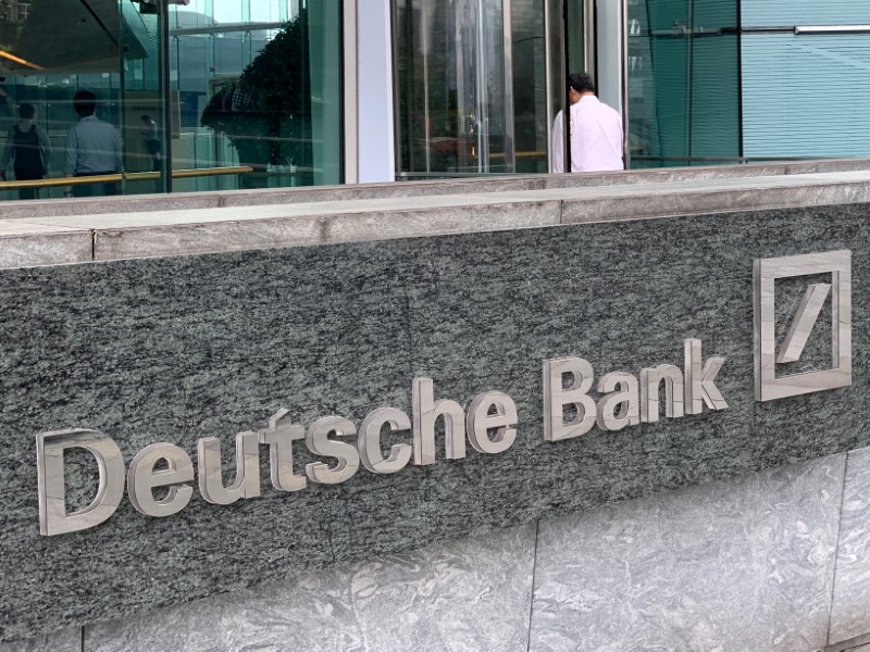 Deutsche Bank set for $1 billion windfall from shipping co bets - Bloomberg